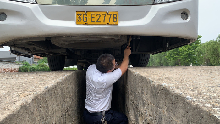 贛榆公司做好高考學生接送車輛安全專項檢查工作 (4).jpg