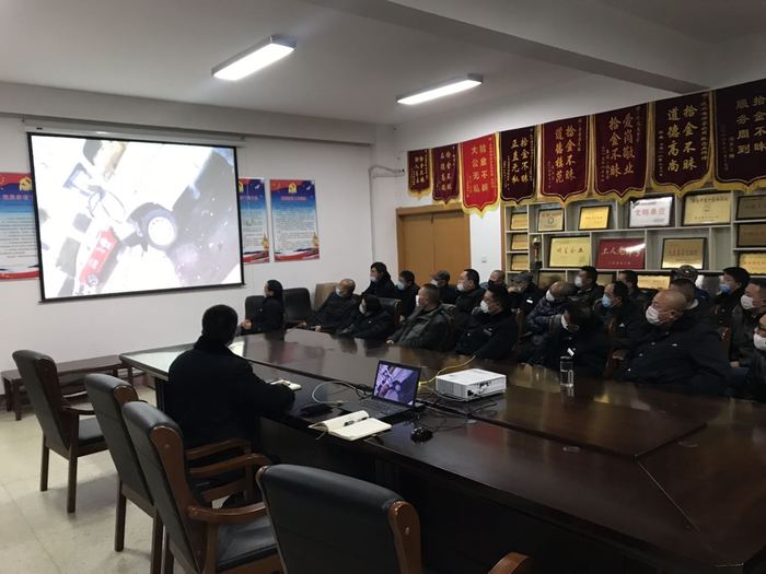 快客公司召开驾驶员安全教育培训例会2.jpg