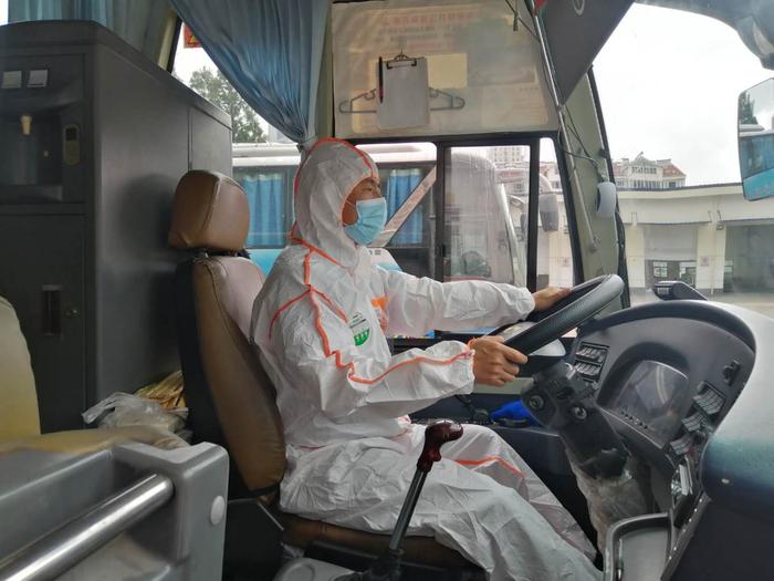 快客公司2020.8.3   報(bào)道1：不忘初心  平凡崗位展示軍人風(fēng)采 (4).jpg