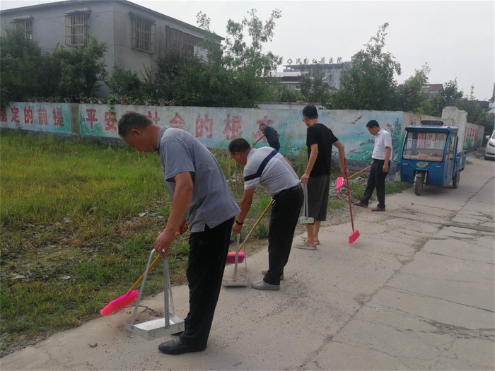 灌南公司開展創(chuàng)全國文明城市掛聯(lián)共建活動(dòng) (4).jpg