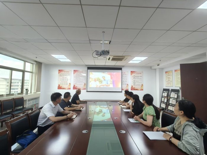 7月23日連汽綠配公司組織固定學(xué)習(xí)日活動.jpg