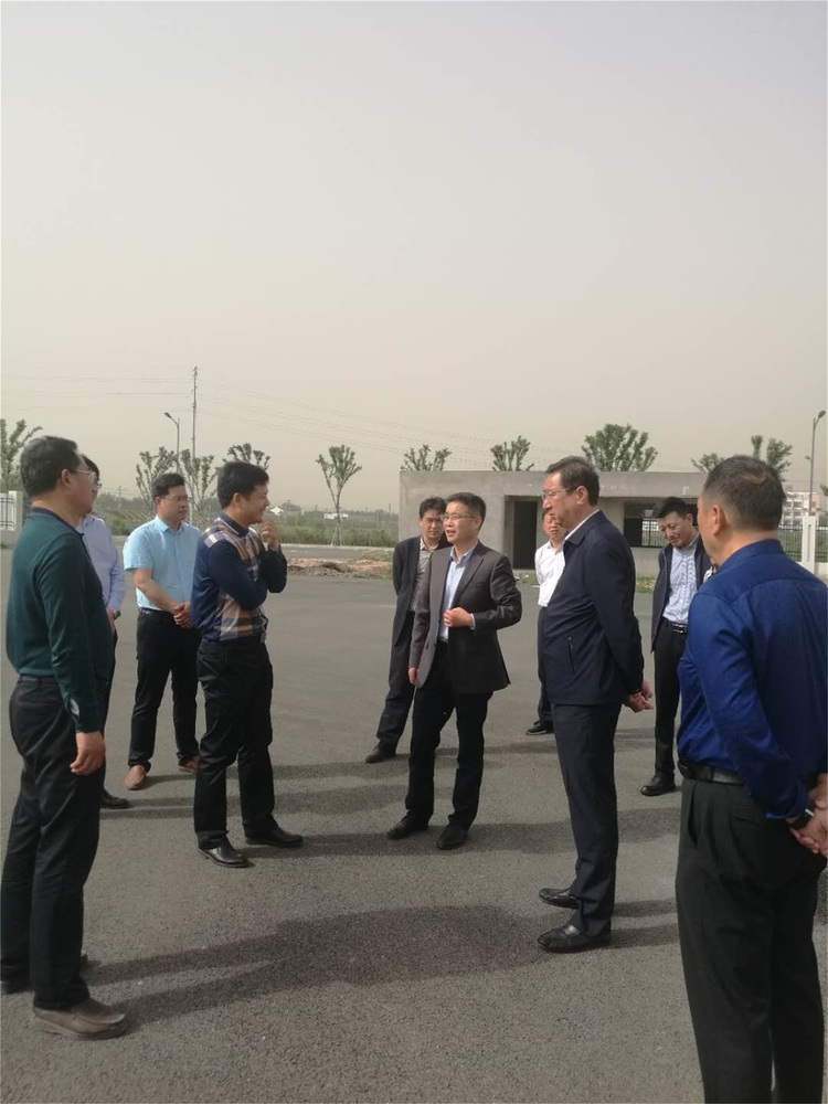 集團黨委副書記、總經(jīng)理仲偉濤來灌南新車站調(diào)研指導(dǎo)工作 (1).JPG