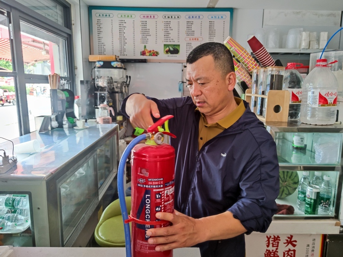 連汽新浦汽車總站全力推進“安全生產問題大排查”行動，筑牢安全防線 (3).jpg