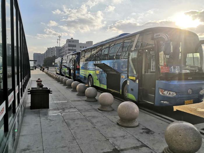 20201010新浦汽車總站開通車站至校區(qū)新生接送車服務(wù) (2).jpg