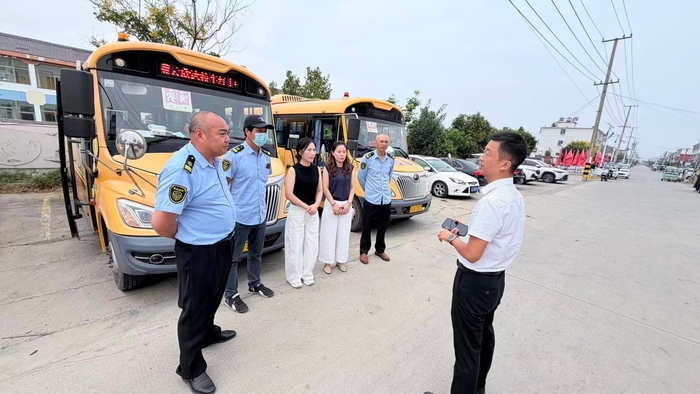 校车上路上线检查.jpg