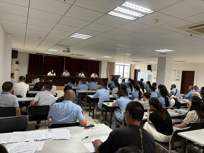 连汽灌云欣达校车组织召开2026年秋季开学安全运营动员会议0901赵亮.jpg